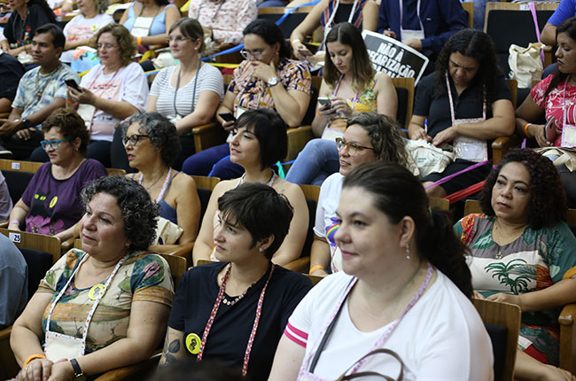 Imagem do público no auditório da Conferência.