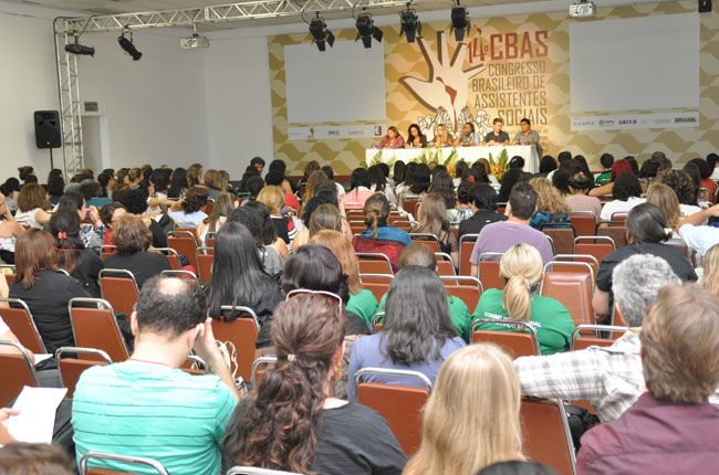 Auditório ficou lotado na atividade sobre Residência em Saúde e Serviço Social (foto: Diogo Adjuto)