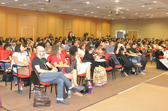 Participantes do 46º Encontro Nacional lotam o auditório no primeiro dia de evento