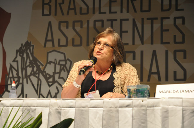 Professora Marilda Iamamoto integrou a conferência final (foto: Rafael Werkema)