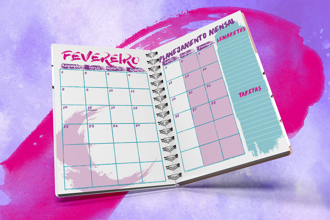 Imagem mostra simulação da agenda aberta, com páginas para se marcar os compromissos do mês de fevereiro. As cores rosa e roxo predominam. 