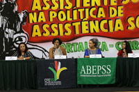Seminário debate o trabalho de assistentes sociais na política de assistência 