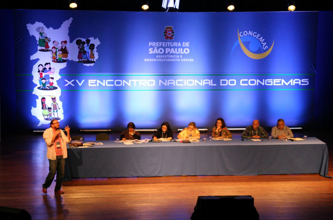 Foto da mesa de abertura do 15º Congemas, em São Paulo (SP)