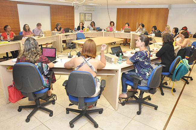 Conselheiras do CFESS reunidas durante o Pleno de dezembro de 2018.