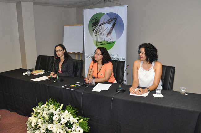 Primeira mesa contou com a participação das conselheiras Sandra Teixeira, Esther Lemos e Valéria Coelho.